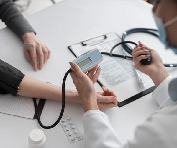 Preventive health checkup — nutrition, medical records, and wellness screening